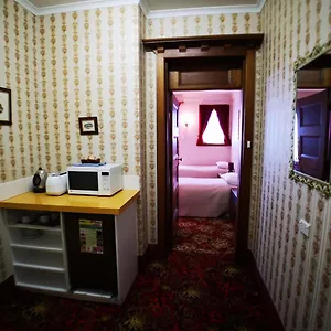3* Motel Mayfair On Cavell